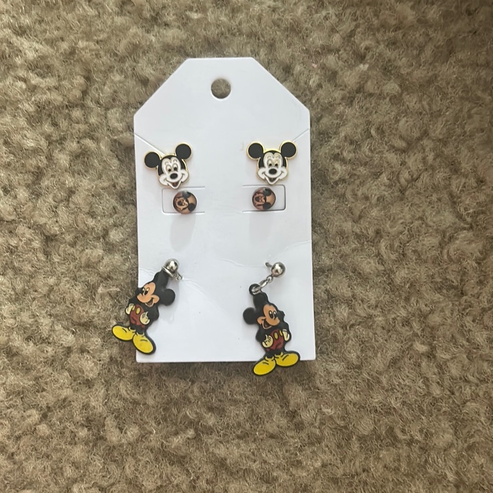 Cute earrings